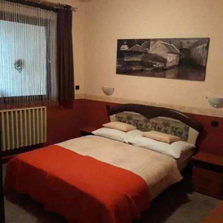 Főnix Panzió Pápa Exterior foto