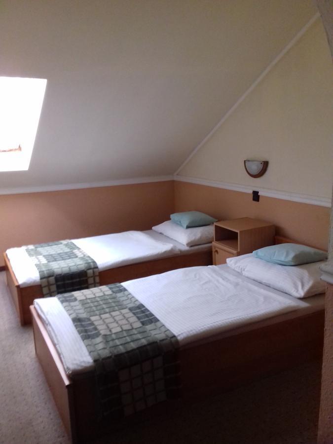 Főnix Panzió Pápa Exterior foto